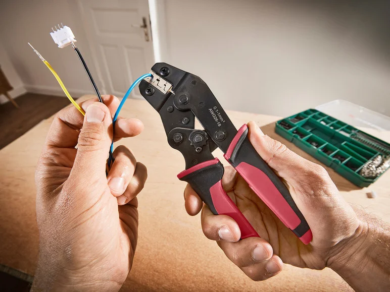 PARKSIDE® Set de pinces à sertir. 2012 pièces