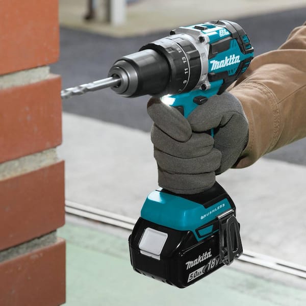 18V LXT Lithium-Ion Brushless Cordless Combo Kit Hammer Drill/ Impact Driver/ Circular Saw/ Flashlight