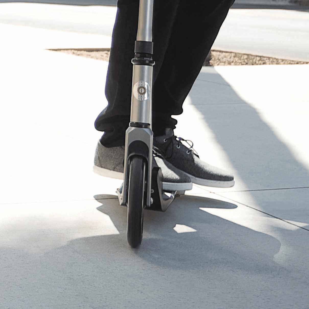 Razor A5 Prime Folding Kick Scooter - Gray. 8″ Wheels. Anodized Aluminum. for Adults up to 220 lb