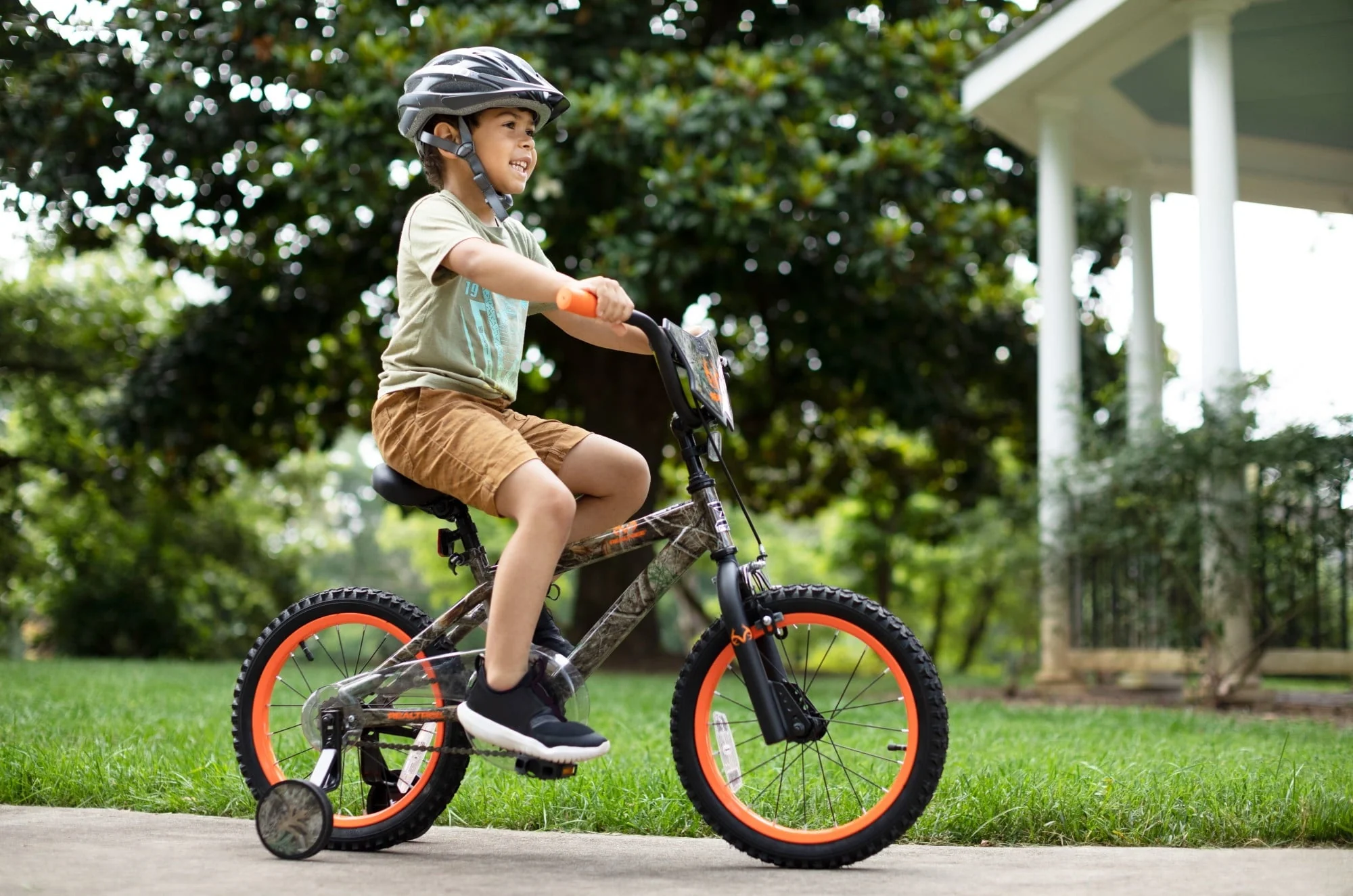 Dynacraft Realtree 16 - inch Boys Bike for Ages 4 -8 Years