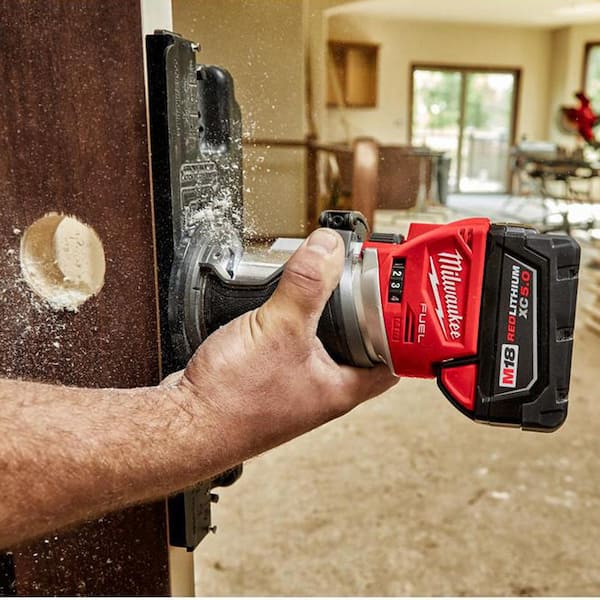 M18 FUEL 18V Lithium-Ion Brushless Cordless Compact Router w/ Compact Router Plunge Base