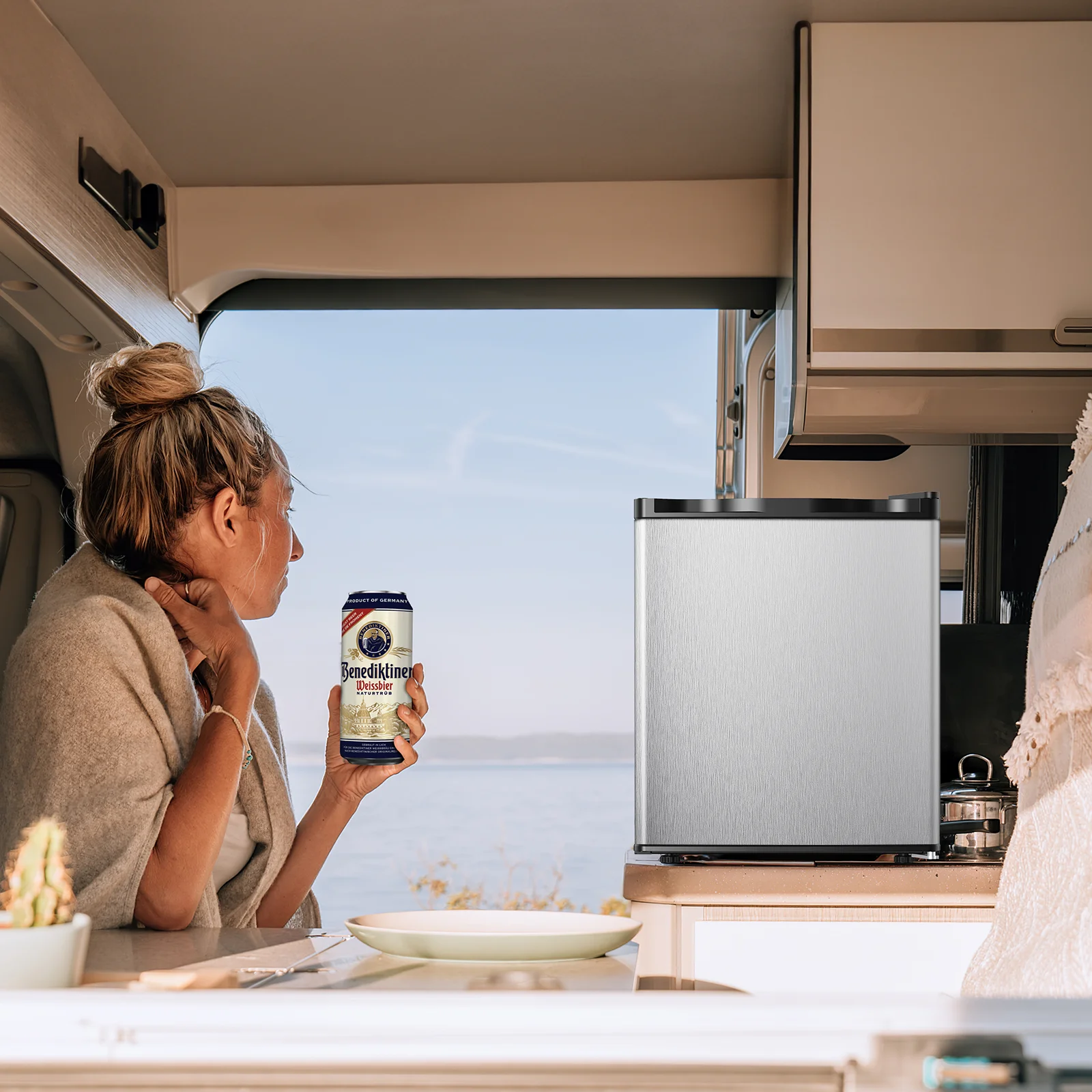 KNDKO 1.2Cu.ft Upright Freezer, Mini Freezer with Reversible Door, Perfect for Home/Office/Dorm, Black