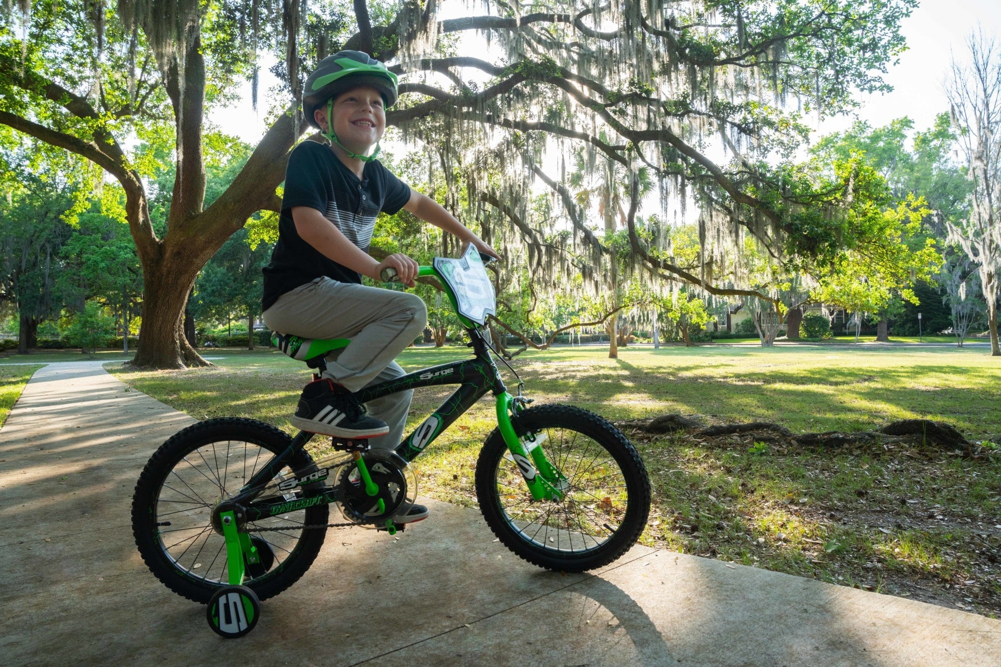 Dynacraft Surge 18-inch Boys Bike for Ages 6-9 Years